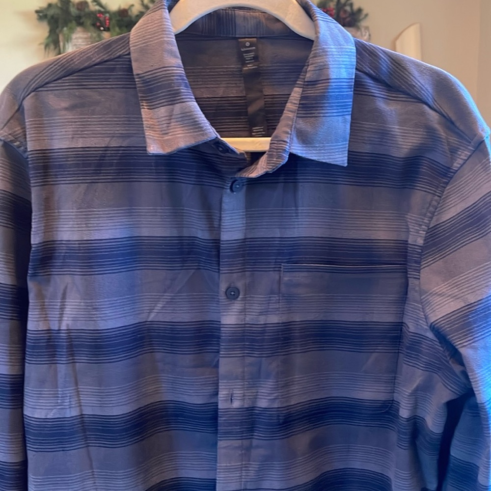 Men’s Lululemon blue/gray flannel button-down, long sleeve shirt, size large.